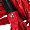 Плеть Pecado BDSM, чёрная рукоять, красные хлысты, натуральная кожа