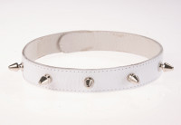 Ошейник кожаный белый шириной 20мм с шипами длиной 12мм на кнопках 3102-3